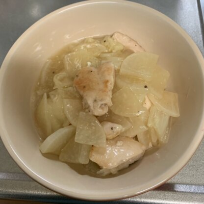 鶏肉、白菜、大根で作りましたが、鶏肉もとても柔らかくて美味しかったです‼️夫はご飯にかけて丼にして食べました。リピ決定です。